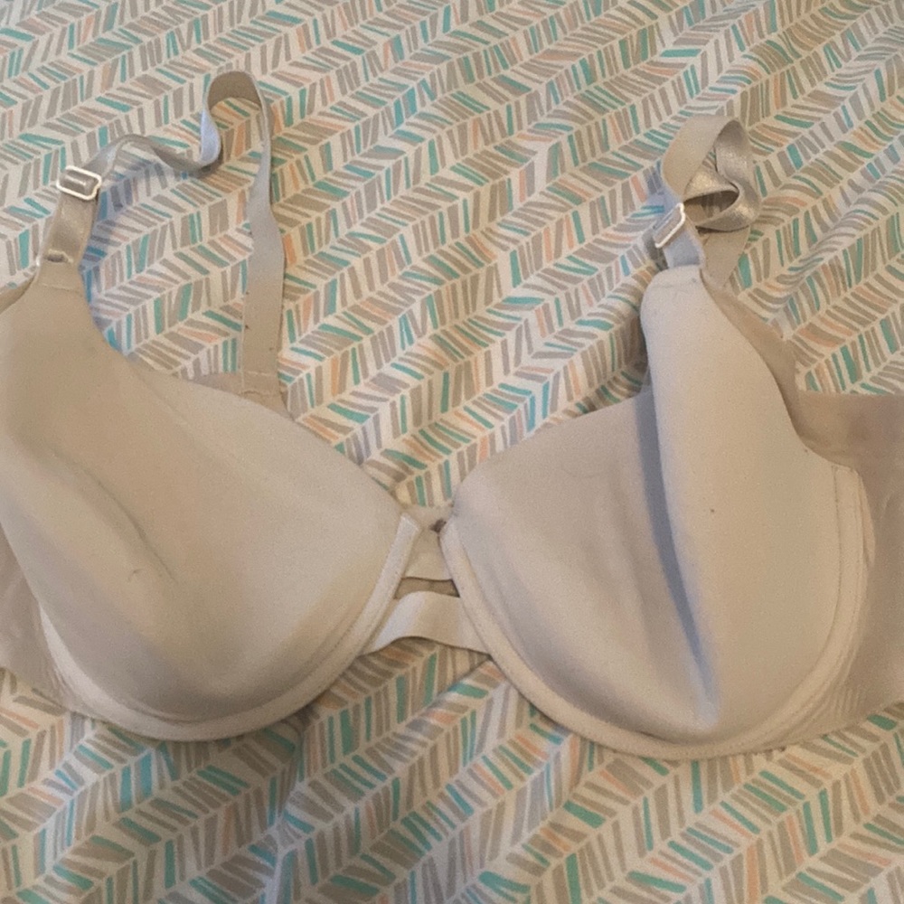 Cute white bra!